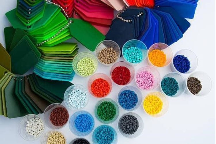Pros and Cons of Thermoset vs. Thermoplastic Polymers