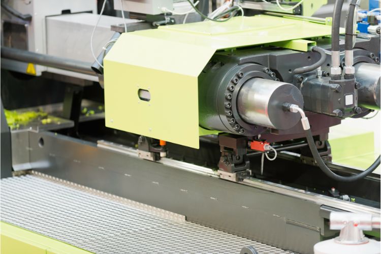 Choosing the Right Low-Volume Plastic Injection Molding Services