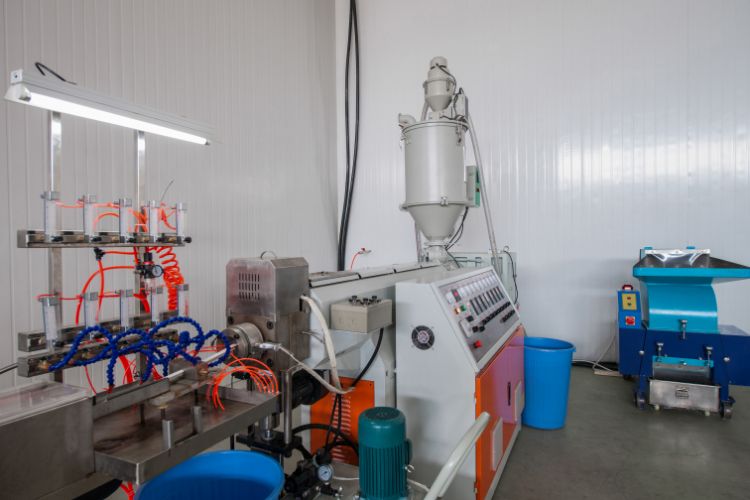 What to Consider to Choose the Right Plastic Manufacturing Process