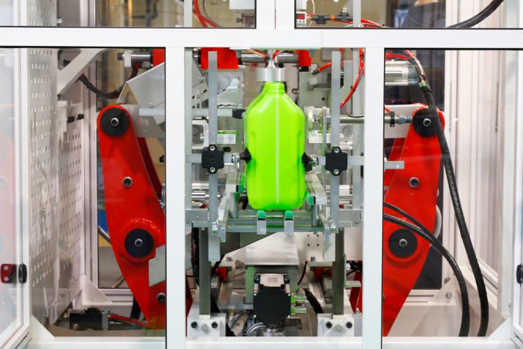 Machines for Plastic Products Manufacturing